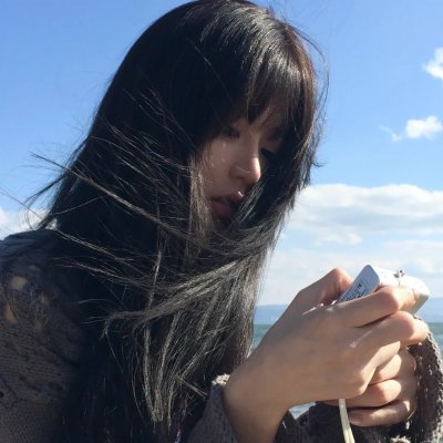 这名男子，捡到了人鱼。